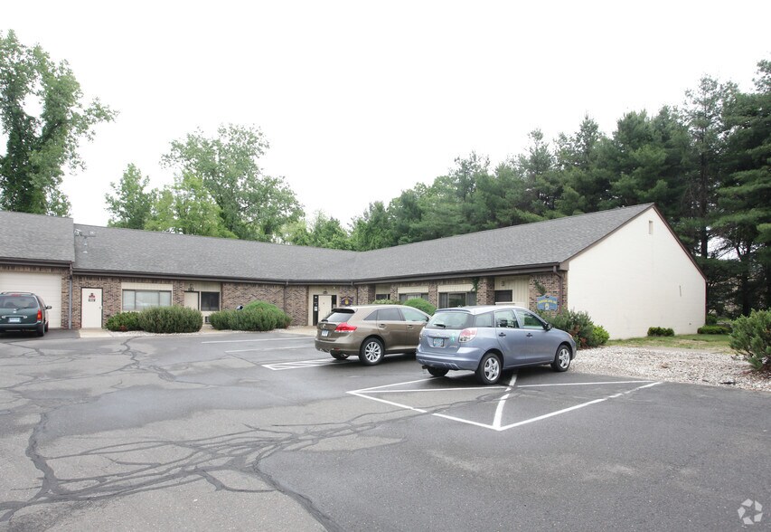 More Photos Of 400 Chapel Rd, South Windsor Light Manufacturing For Sale