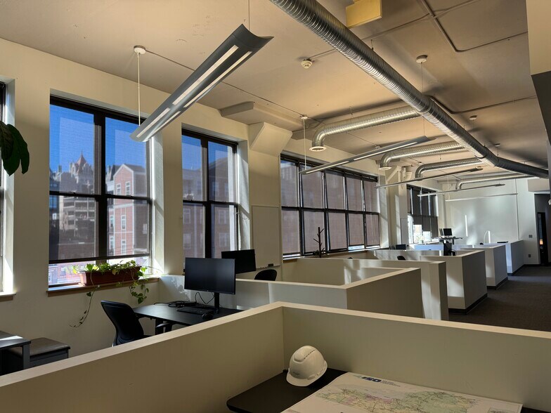 More Photos Of 25 Monroe St, Albany Office For Lease