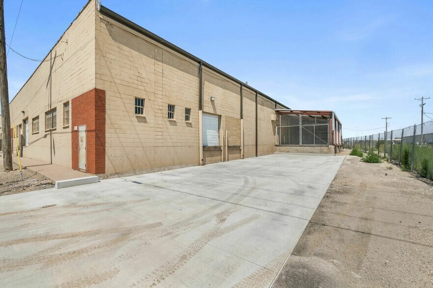 More Photos Of 907 SE 2nd Ave, Amarillo Warehouse For Lease