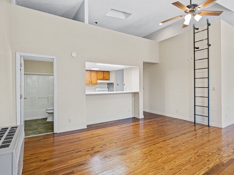 More Photos Of 58 Broadway St, Asheville Storefront Retail Residential For Sale