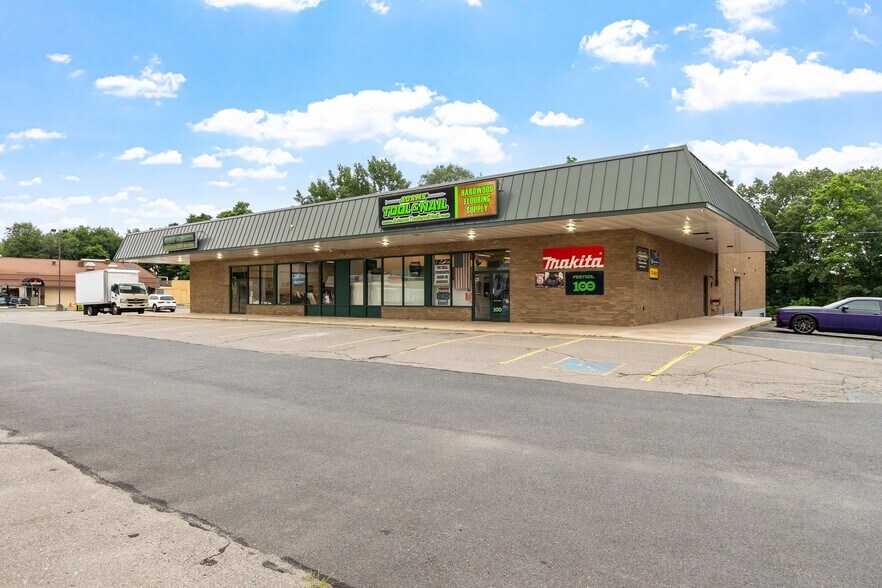 More Photos Of 765 N Main St, Leominster Freestanding For Sale