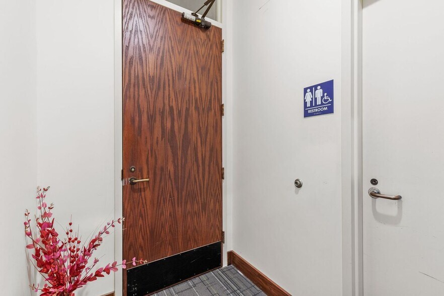 More Photos Of 15419 NE 20th St, Bellevue Medical For Sale