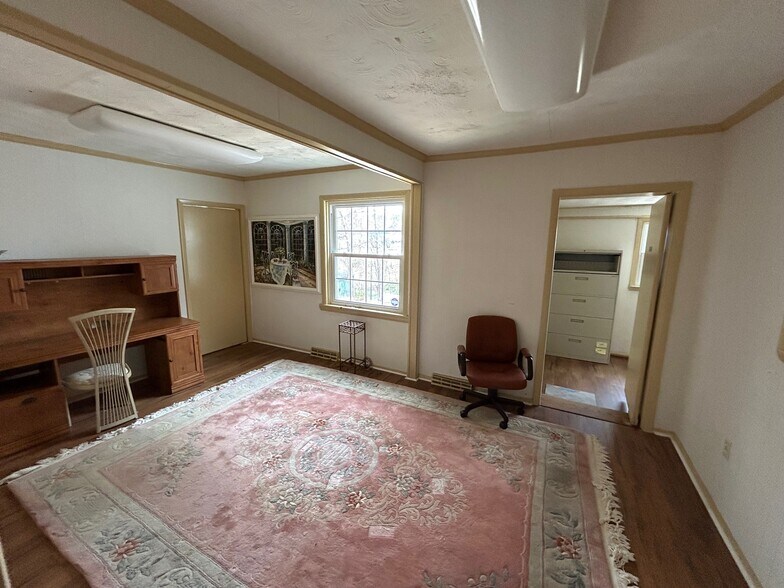 More Photos Of 7608 Hull Street Rd, Richmond Office For Sale