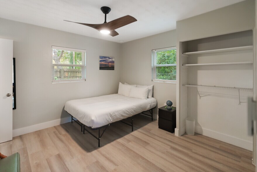 More Photos Of 974 Tennessee Ln, Sarasota Apartments For Sale