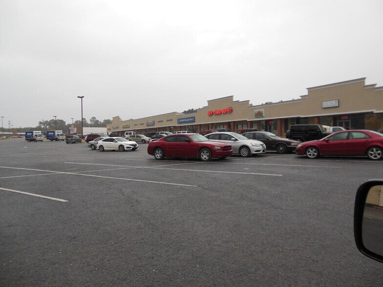 Primary Photo Of 1622-1699 Douglas Ave, Brewton Storefront For Lease
