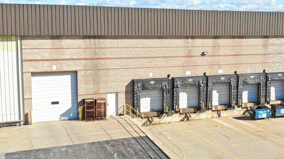 More Photos Of 540-580 Joyce Rd, Joliet Warehouse For Lease