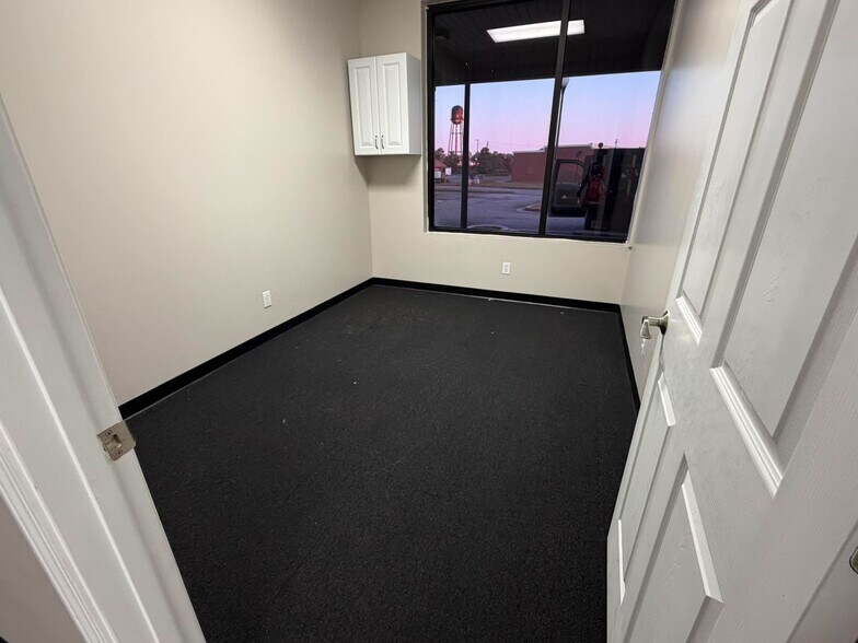 More Photos Of 10 Legacy Way, Adairsville Unknown For Lease