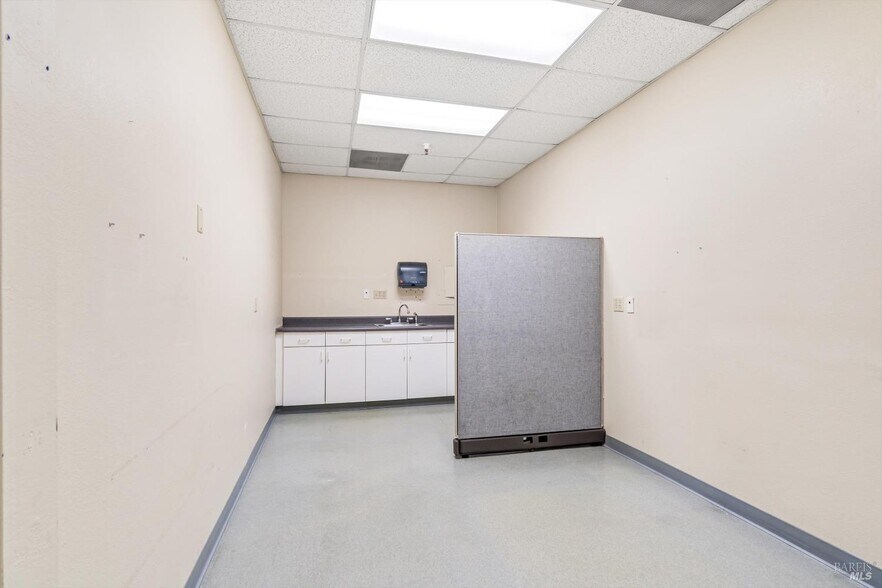 More Photos Of 1370 Medical Center Dr, Rohnert Park Medical For Lease