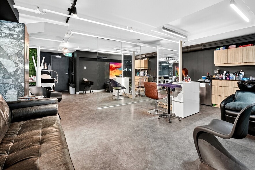 More Photos Of 1200 Rue Atateken, Montréal Storefront Retail Residential For Sale