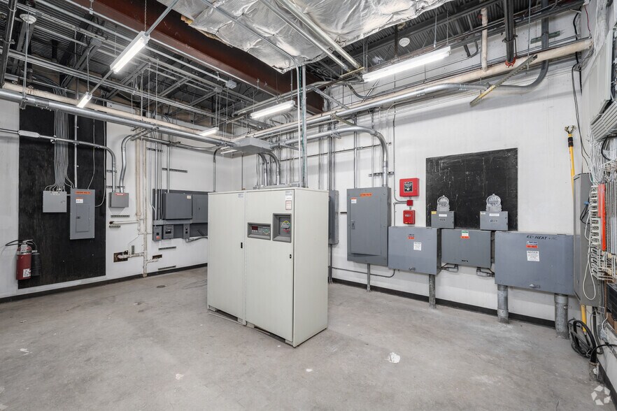 More Photos Of 500 Corporate Dr, Mahwah Light Manufacturing For Sale