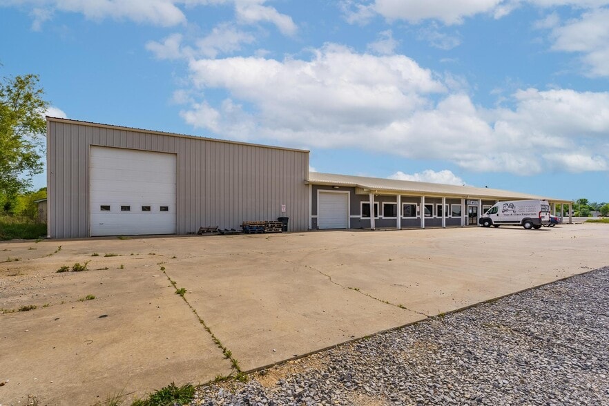 More Photos Of 1971 E US 412 Hwy, Siloam Springs General Retail For Sale