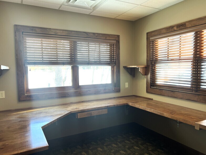 More Photos Of 13794 Bluestem Ct, Baxter Office For Lease