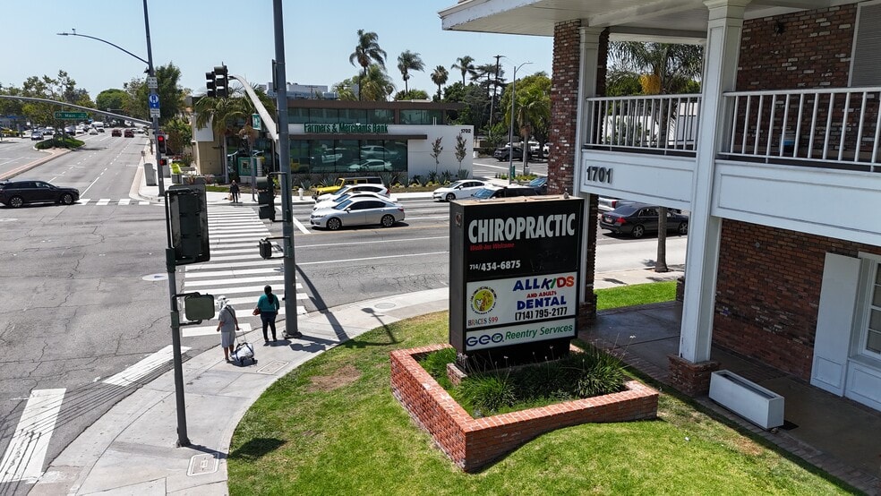 More Photos Of 1701 N Main St, Santa Ana Office For Sale