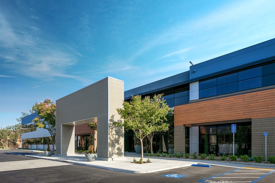 More Photos Of 924 Overland Ct, San Dimas Office For Lease