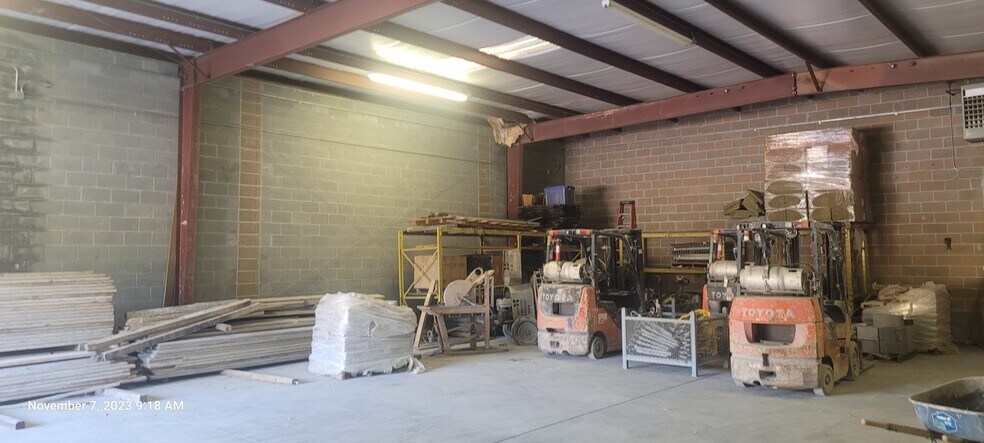 More Photos Of 3342 W Hospital Ave, Atlanta Light Manufacturing For Sale