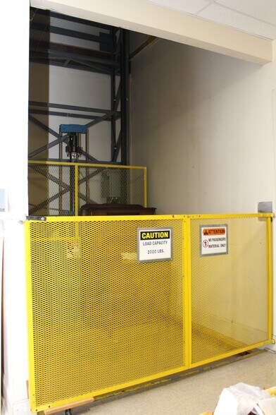 More Photos Of 310 S Salisbury Ave, Spencer General Retail For Sale