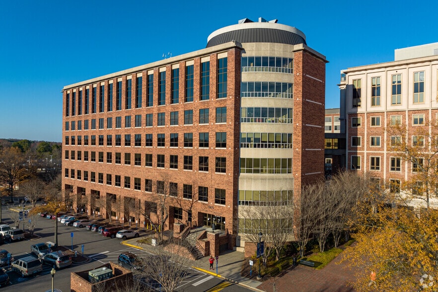 Primary Photo Of 5875 Bremo Rd, Richmond Medical For Lease