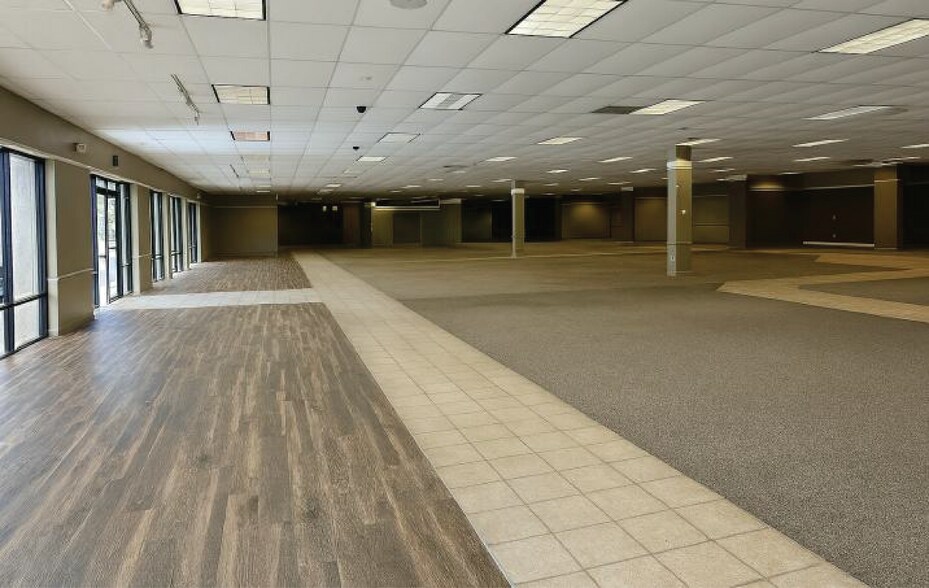 More Photos Of 1700-1750 N Tamiami Trl, North Fort Myers Freestanding For Lease