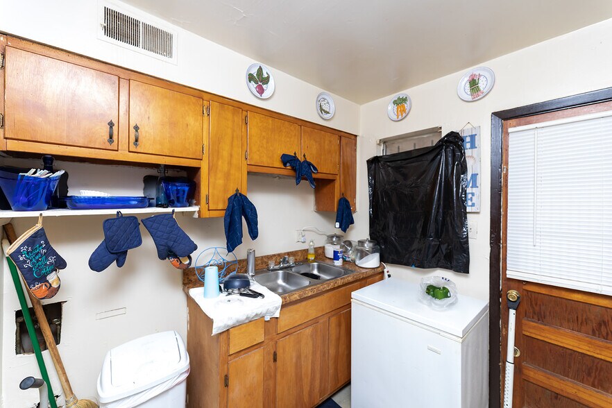 More Photos Of 1861 Corning Ave, Memphis Apartments For Sale