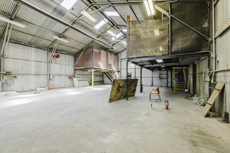 More Photos Of 824 Poplar St, Carlin Industrial For Sale
