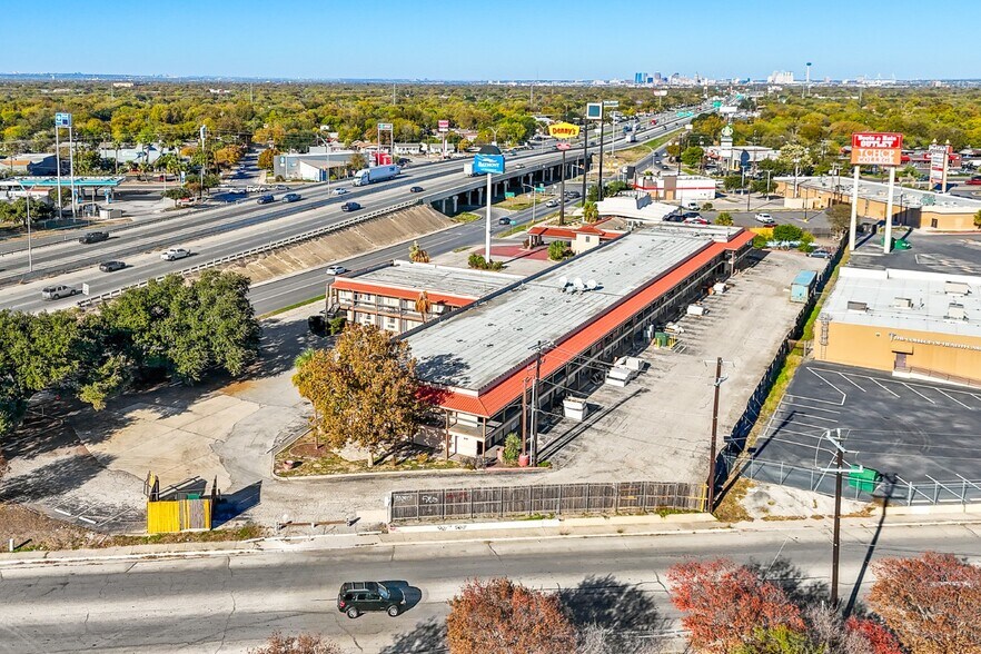 More Photos Of 7202 S Pan Am Expy, San Antonio Hotel For Sale