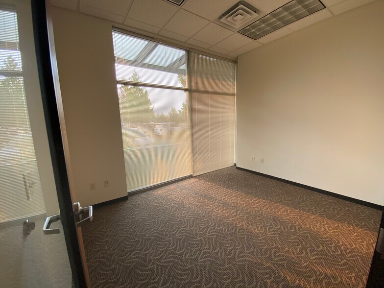 More Photos Of 533 E Riverside Dr, Eagle Office Residential For Lease