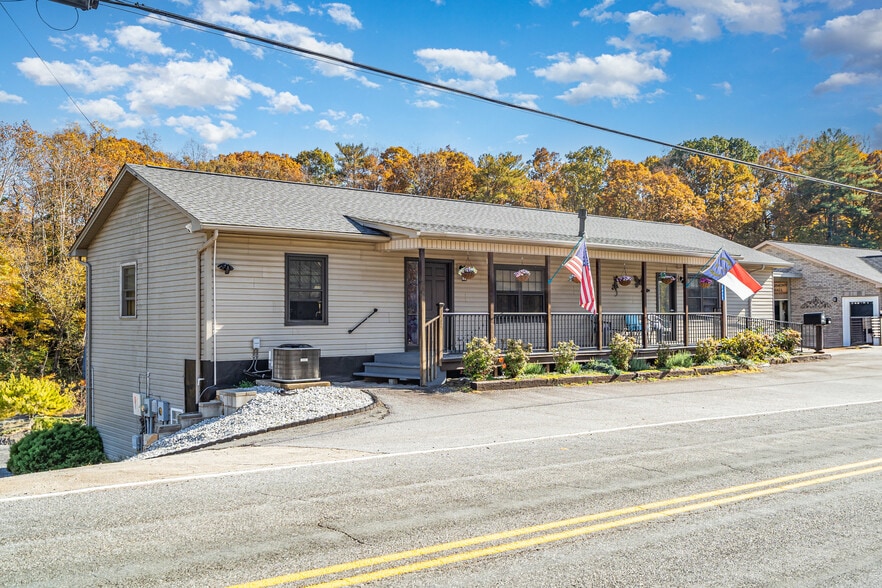 More Photos Of 2415A-2415B-2441 S Center St, Hickory Assisted Living For Sale