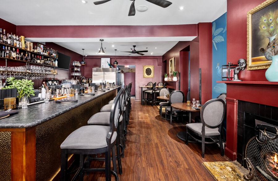 More Photos Of 110 S Pitt St, Alexandria Storefront Retail Residential For Sale