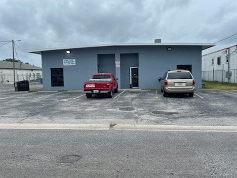 More Photos Of 2850-2852 47th Ave N, Saint Petersburg Warehouse For Sale