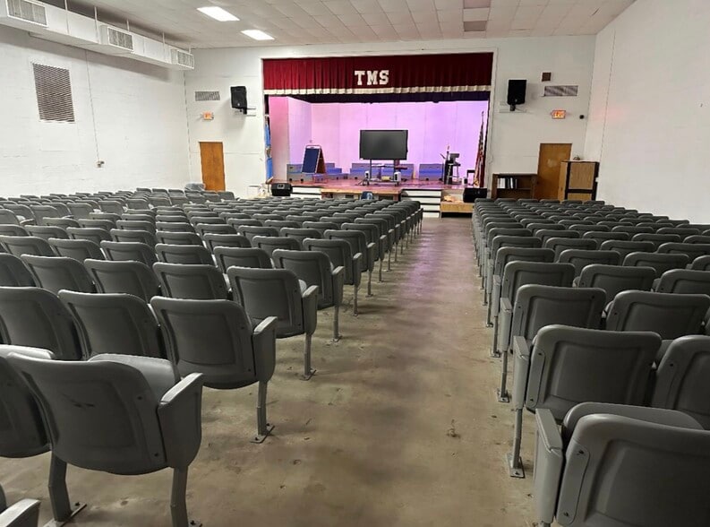 More Photos Of 306 E Neil Armstrong Pl, Tishomingo Schools For Sale