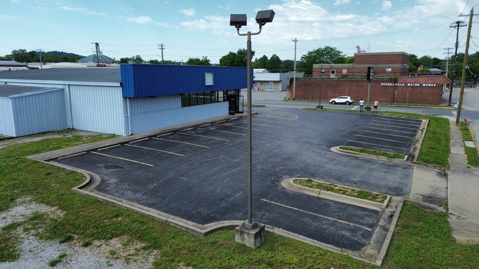 More Photos Of 320 N Main St, Russellville Unknown For Lease