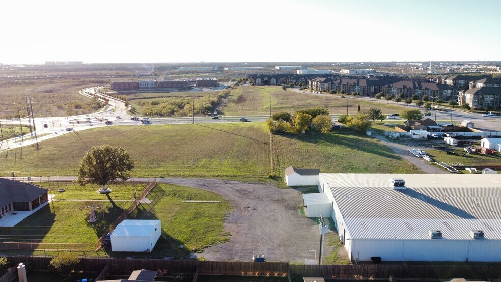 More Photos Of 3575 Thompson Rd, Keller Warehouse For Lease