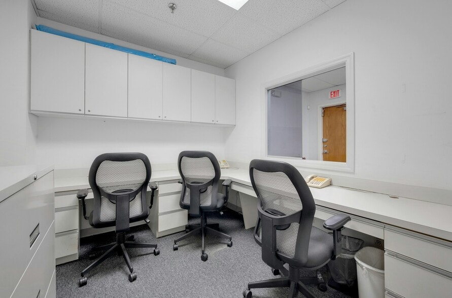 More Photos Of 970 N Broadway, Yonkers Medical For Sale