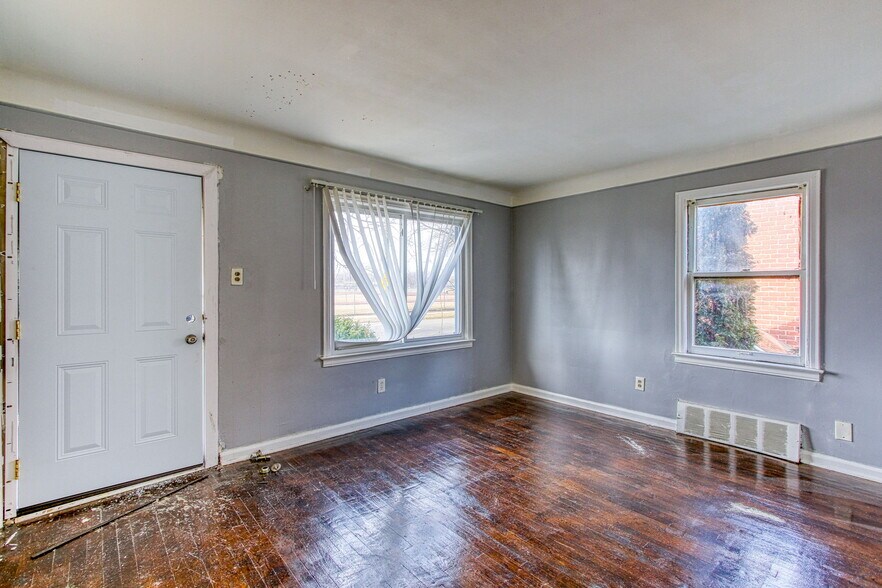 More Photos Of 12014 Duchess St, Detroit Flex For Sale