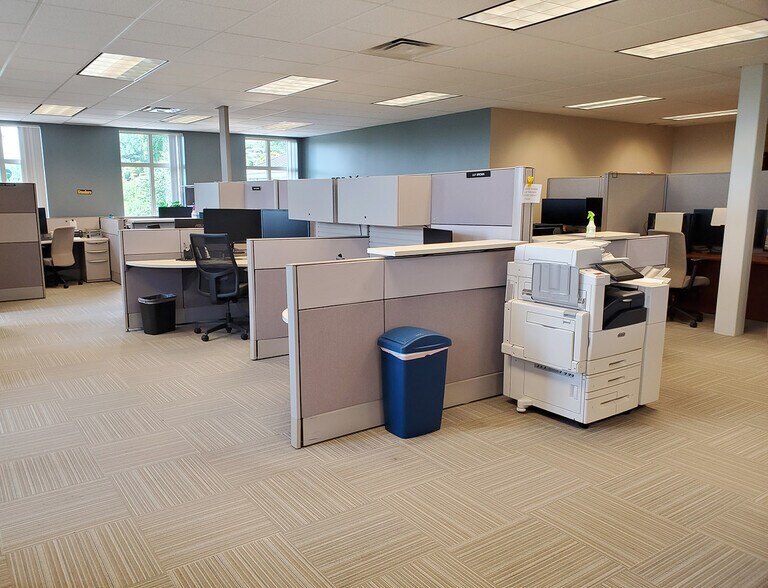 More Photos Of 4 Grandview Cir, Canonsburg Office For Lease