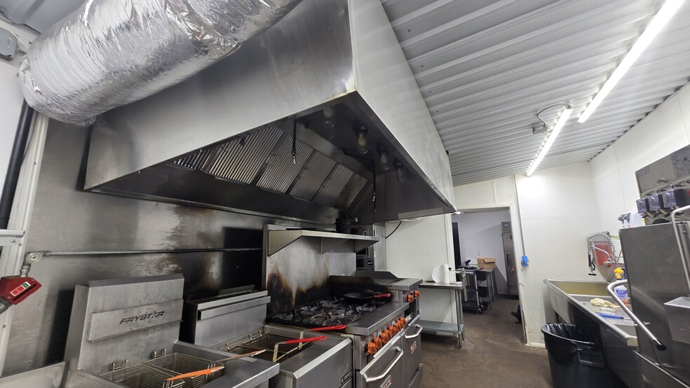 More Photos Of 4021 Acton Hwy, Granbury General Retail For Lease