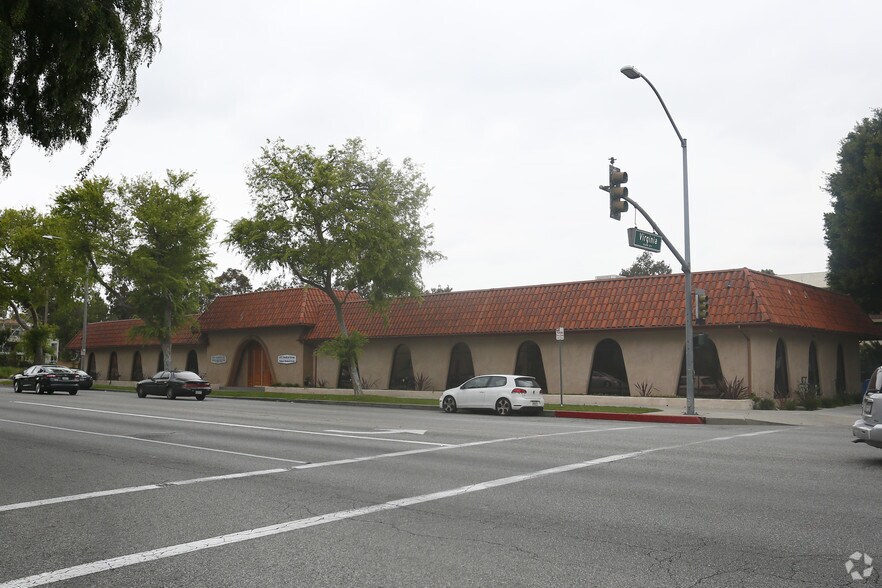 More Photos Of 5000 Overland Ave, Culver City Office For Sale