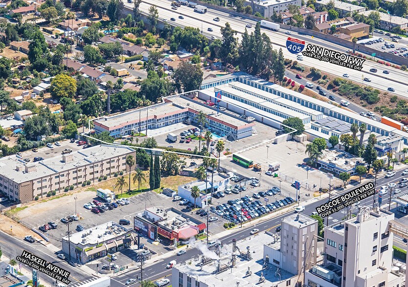 Primary Photo Of 15701 Roscoe Blvd, North Hills Freestanding For Sale