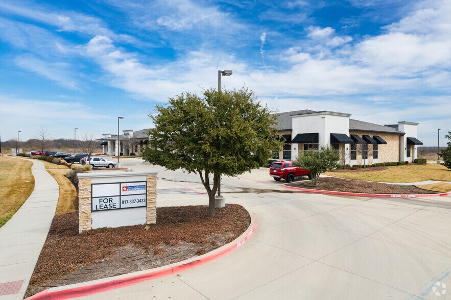 More Photos Of 10932 N Riverside Dr, Fort Worth Medical For Lease