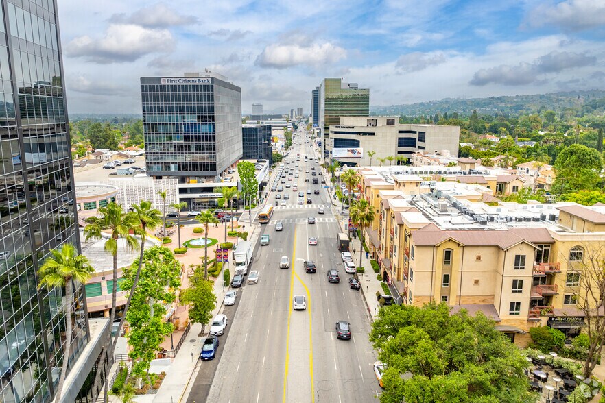 More Photos Of 16110 Ventura Blvd, Encino Apartments For Lease