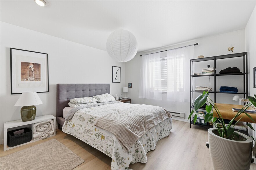 More Photos Of 8320 Lake City Way NE, Seattle Apartments For Sale