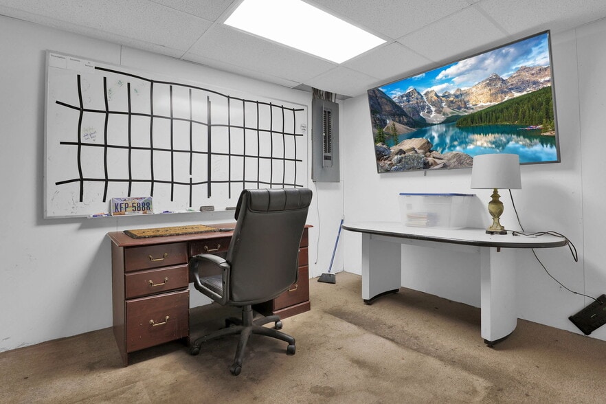 More Photos Of 771 St. Clair Ave, Columbus Warehouse For Lease