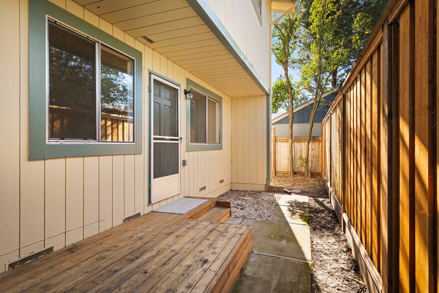 More Photos Of 611 Hendley St, Santa Rosa Apartments For Sale
