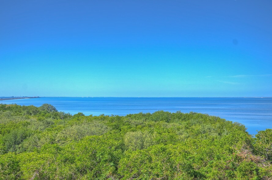 More Photos Of 5550 W Executive Dr, Tampa Office Residential For Sale