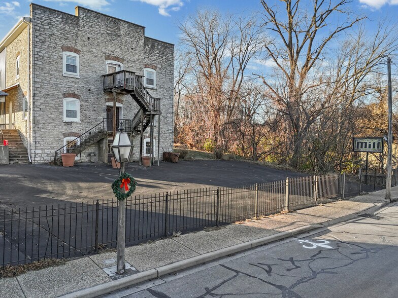 More Photos Of 305 N Main St, Ste Genevieve Storefront Retail Residential For Sale
