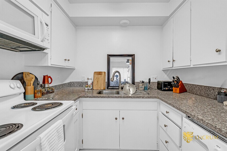 More Photos Of 6652 Darby Ave, Reseda Apartments For Sale