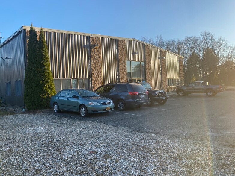 More Photos Of 4 Federico Dr, Pittsfield Office For Sale