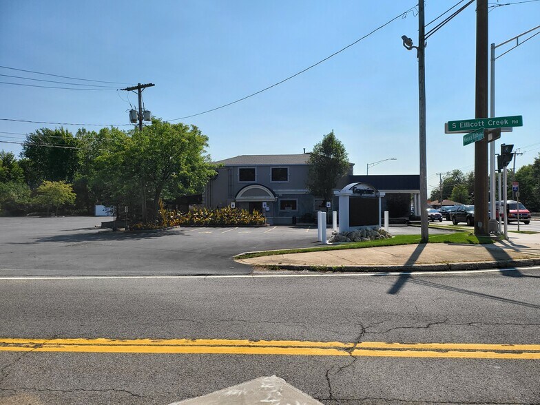 More Photos Of 2545 Niagara Falls Blvd, Buffalo Restaurant For Sale