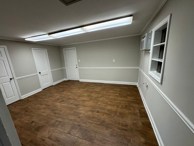 More Photos Of 7909-7911 NC Highway 68 N, Stokesdale Storefront Retail Office For Lease