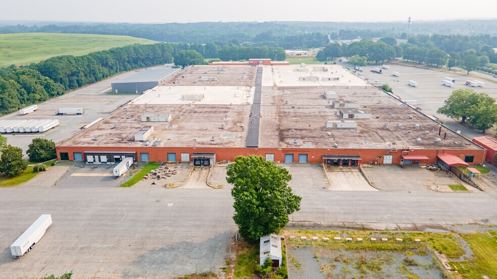More Photos Of 401 W Hanes Mill Rd, Winston-Salem Manufacturing For Lease